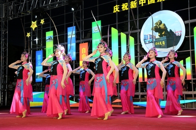 掃黑除惡暖民心，鹽池文藝進(jìn)鄉(xiāng)村——一場(chǎng)深入人心、凝聚共識(shí)的專題文藝匯演