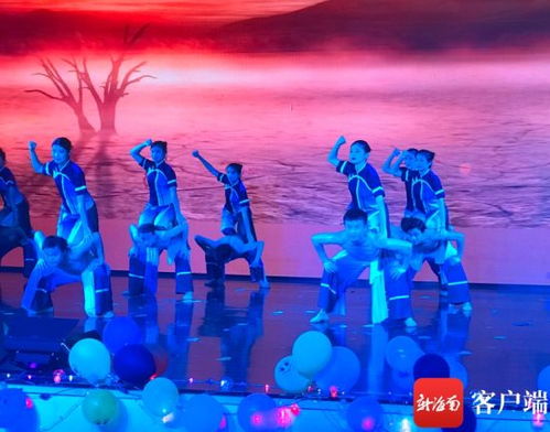 ?？谔厥饨逃龑W(xué)校舉辦文藝匯演，以藝術(shù)之光喜迎元旦